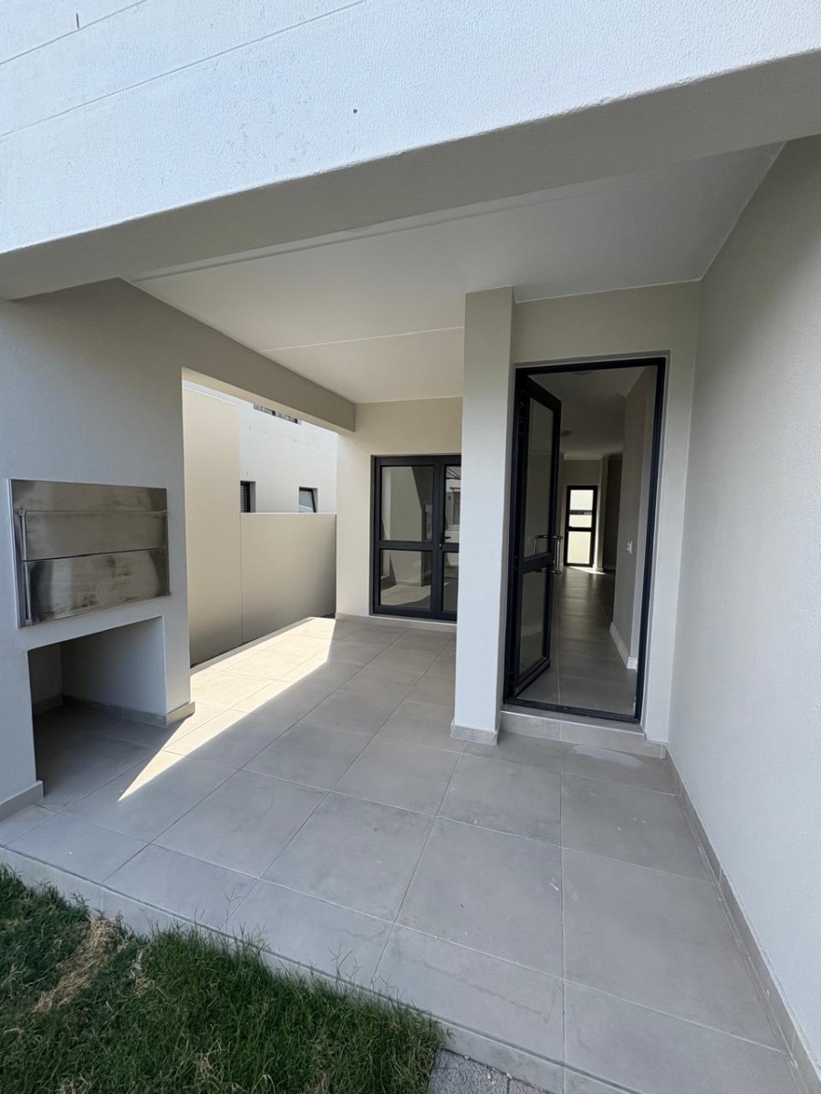 To Let 3 Bedroom Property for Rent in Groot Phesantekraal Estate Western Cape